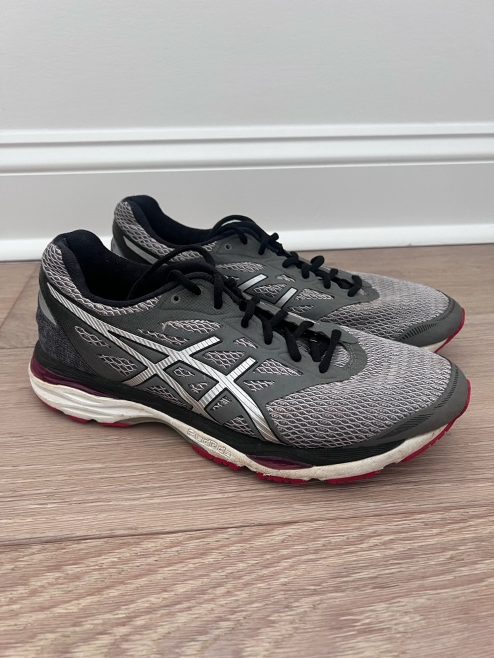 ASICS Gel Cumulus 18 Running Shoes Women's US 8 Athletic Sneakers Gray